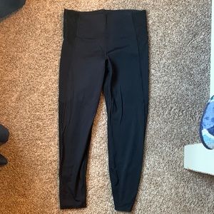 Athleta Stay Fly 7/8 Run Legging
